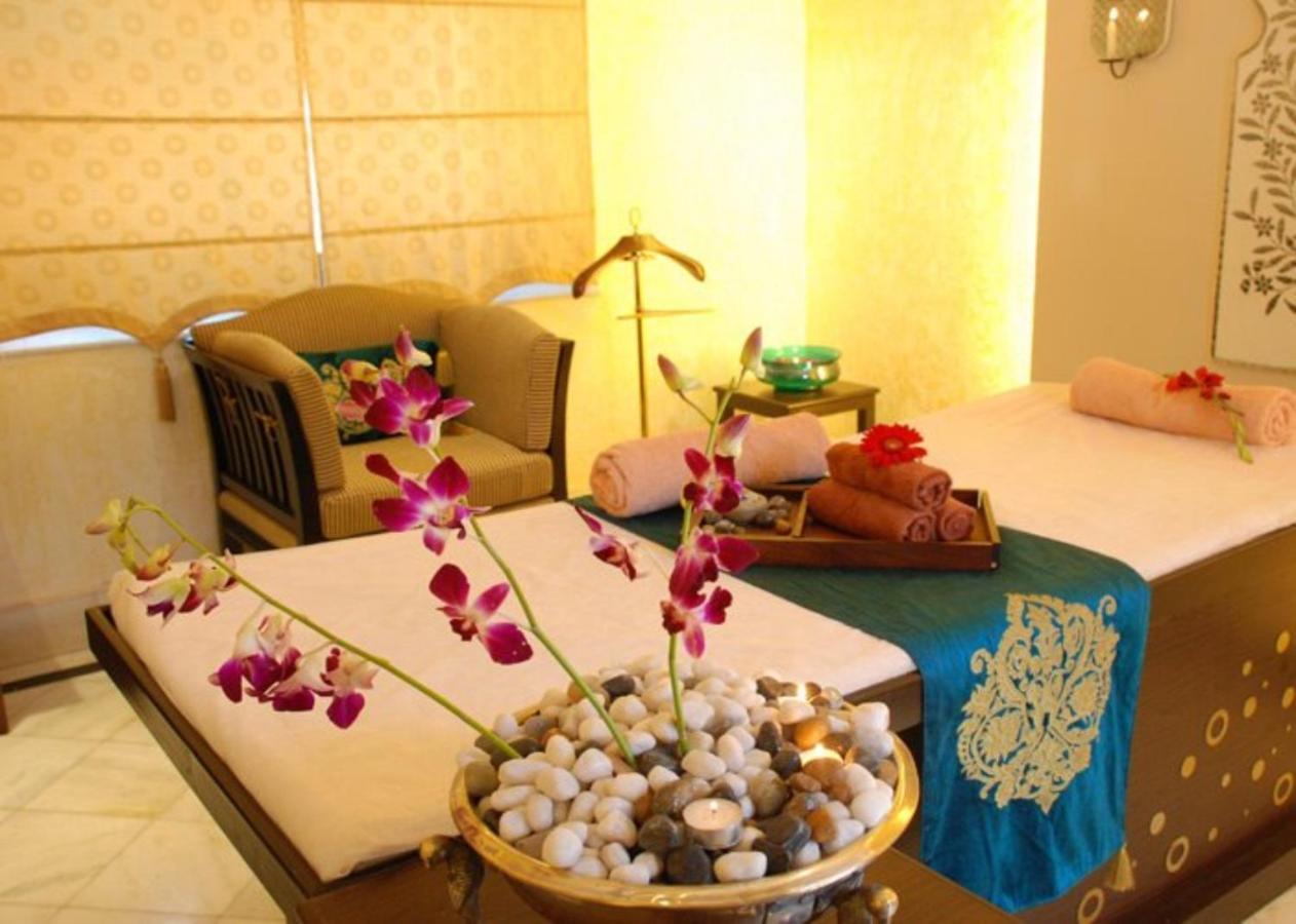 Shiv Niwas Palace By Hrh Group Of Hotels Udaipur Exteriör bild