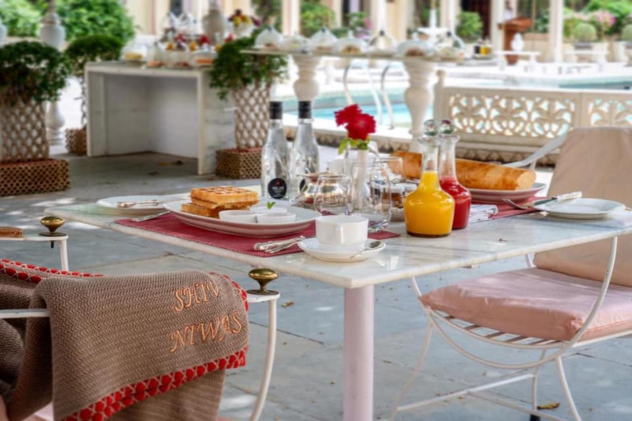 Shiv Niwas Palace By Hrh Group Of Hotels Udaipur Exteriör bild