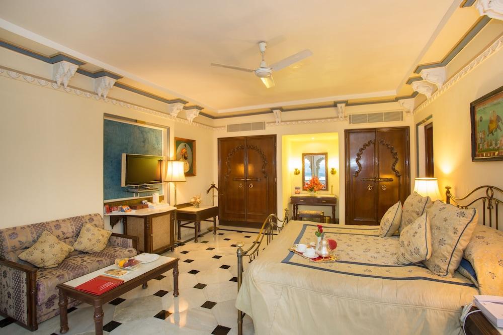 Shiv Niwas Palace By Hrh Group Of Hotels Udaipur Exteriör bild