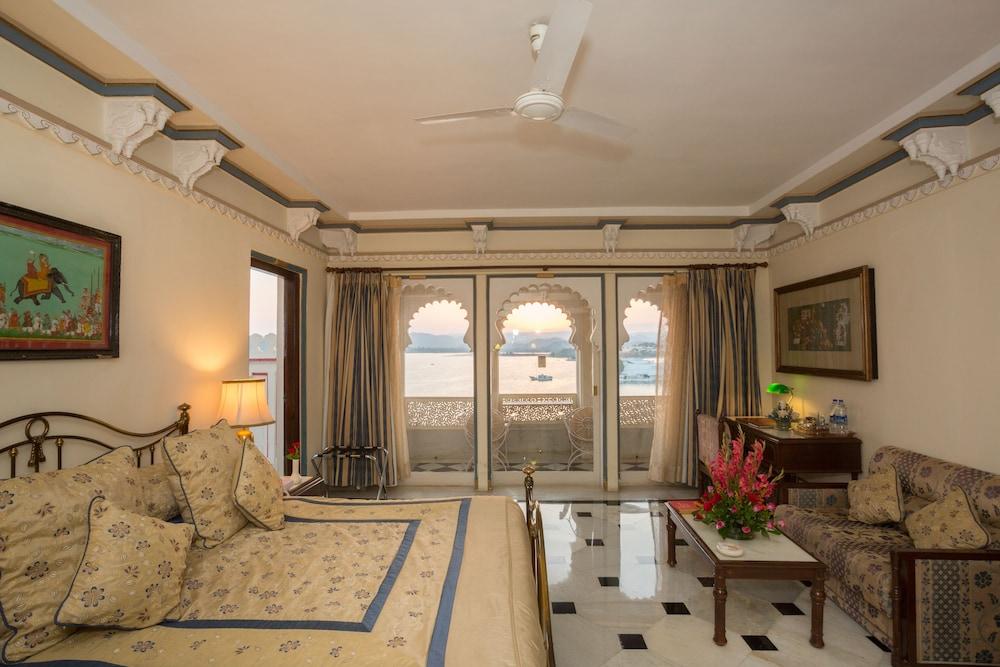 Shiv Niwas Palace By Hrh Group Of Hotels Udaipur Exteriör bild