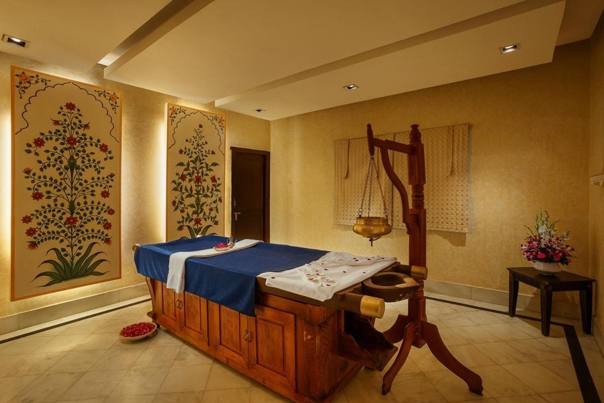Shiv Niwas Palace By Hrh Group Of Hotels Udaipur Exteriör bild