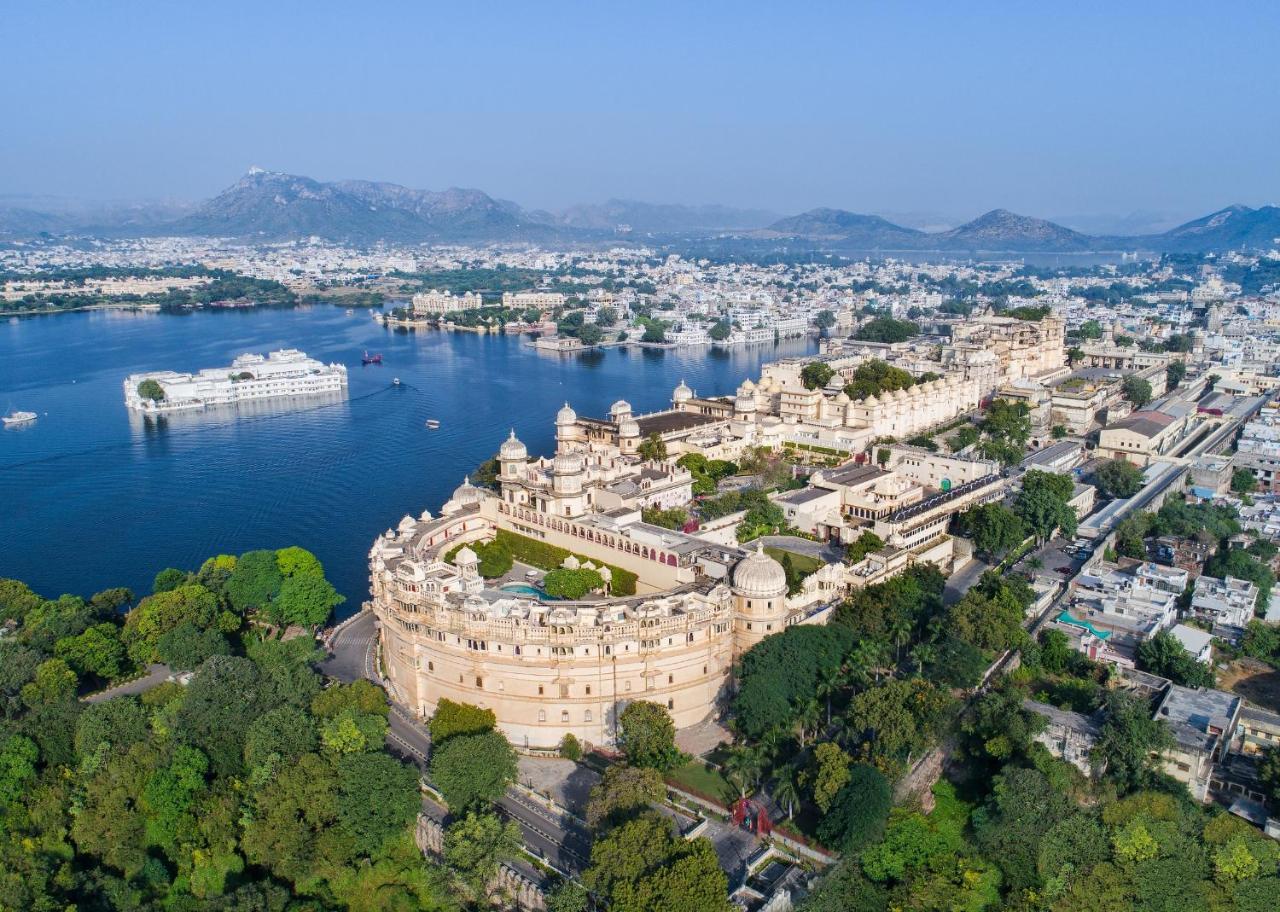 Shiv Niwas Palace By Hrh Group Of Hotels Udaipur Exteriör bild